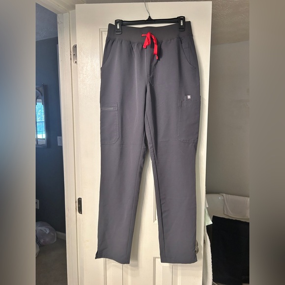 Figs Charcoal Scrub Set- Small Top Medium Pants - Picture 8 of 16